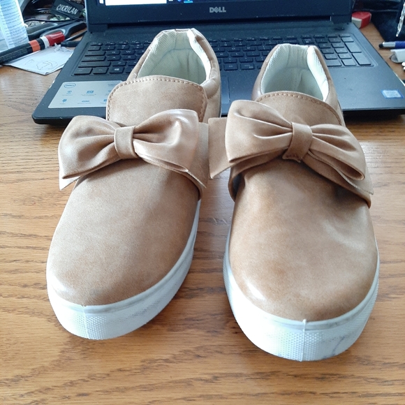 Ladies sneaker - Picture 1 of 8